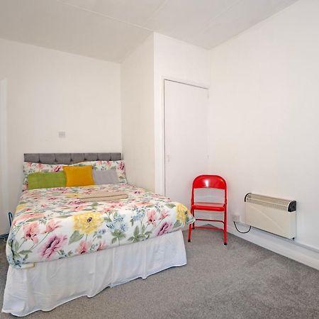 Flat In Clapham Budget Friendly Stay ลอนดอน ภายนอก รูปภาพ