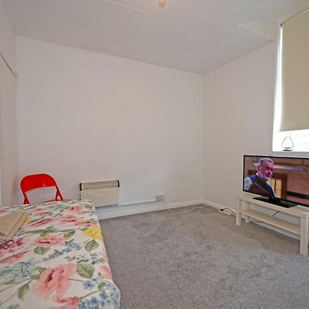 Flat In Clapham Budget Friendly Stay ลอนดอน ภายนอก รูปภาพ