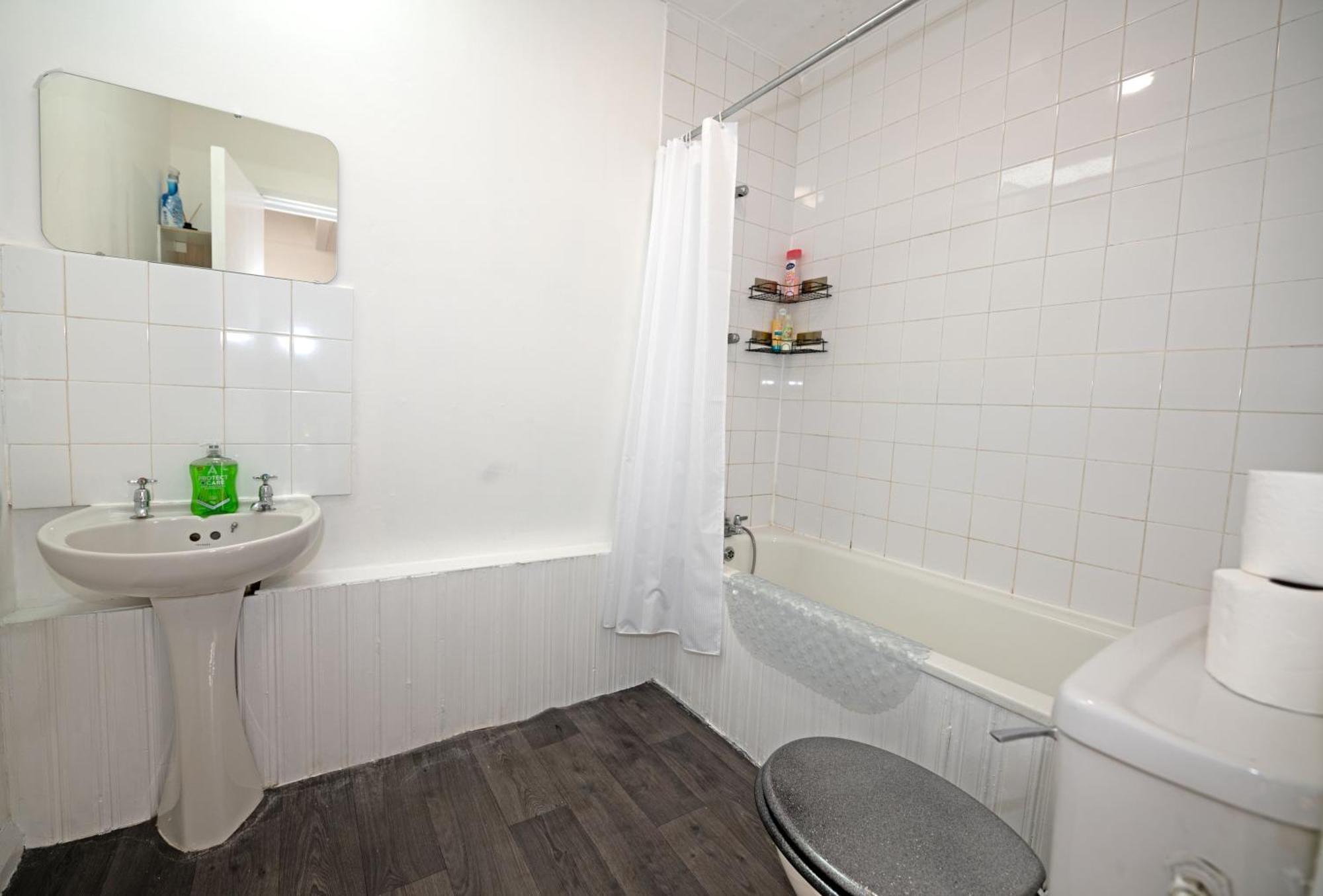 Flat In Clapham Budget Friendly Stay ลอนดอน ภายนอก รูปภาพ